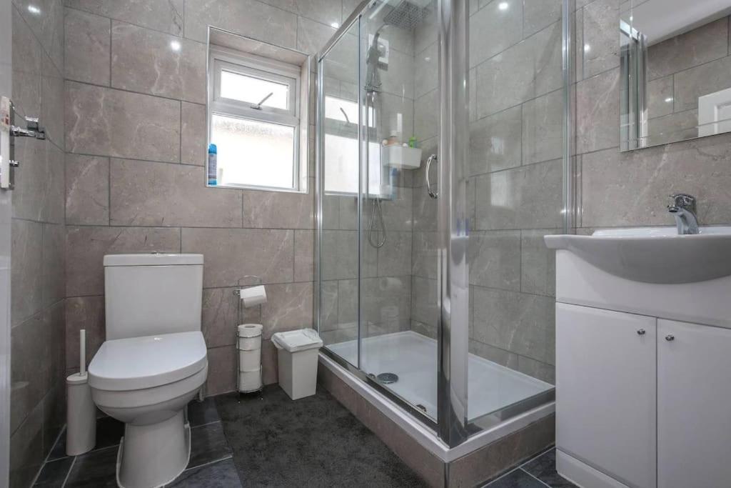 Large Modern With Garden Sleeps 10 Guests Appartement Londres