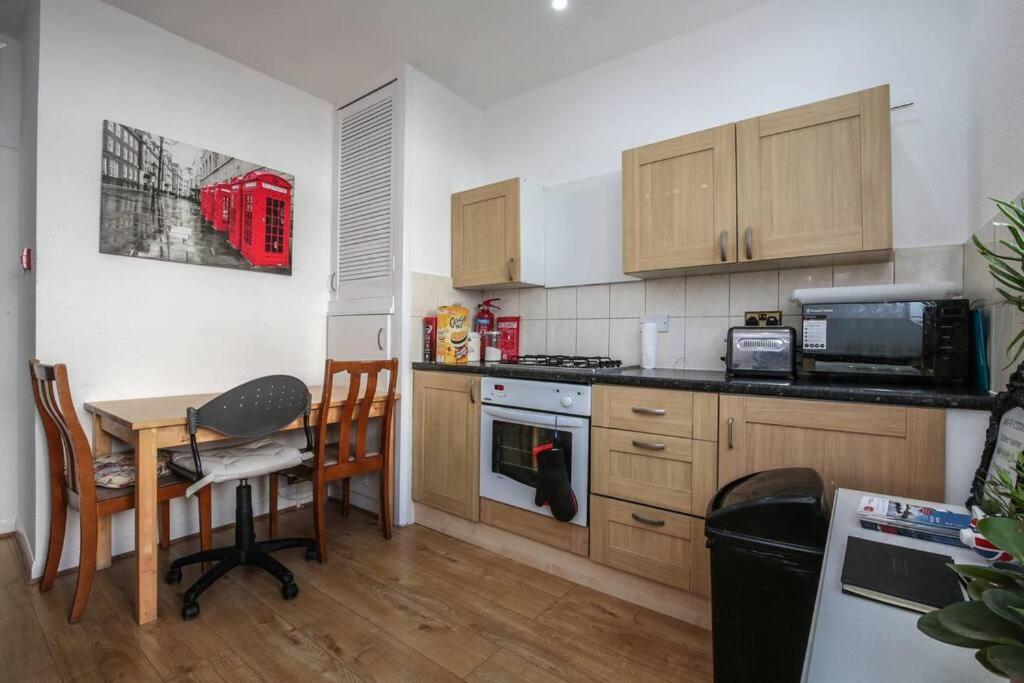 Appartement Large Modern With Garden Sleeps 10 Guests