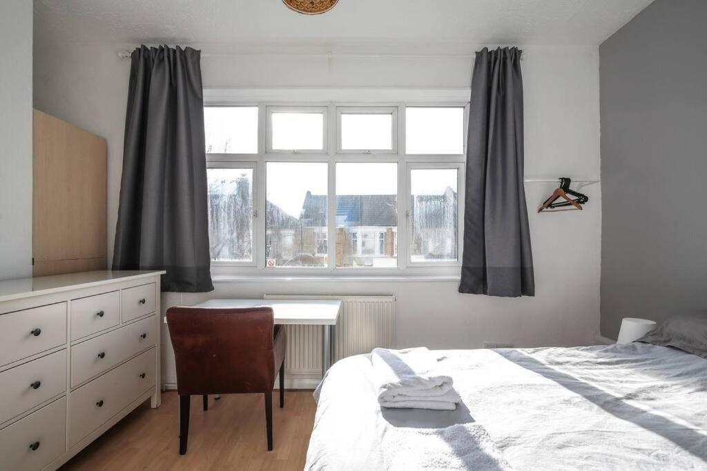 Large Modern With Garden Sleeps 10 Guests Appartement